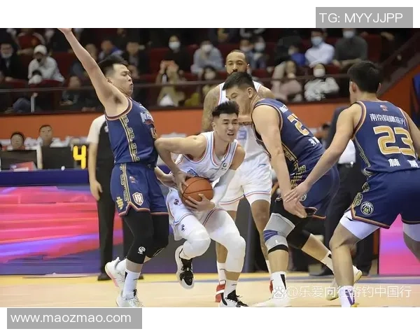 北京篮球队的拼搏之路:钻石联赛中的荣耀与挑战 北京篮球队的拼搏之路:钻石联赛中的荣耀与挑战